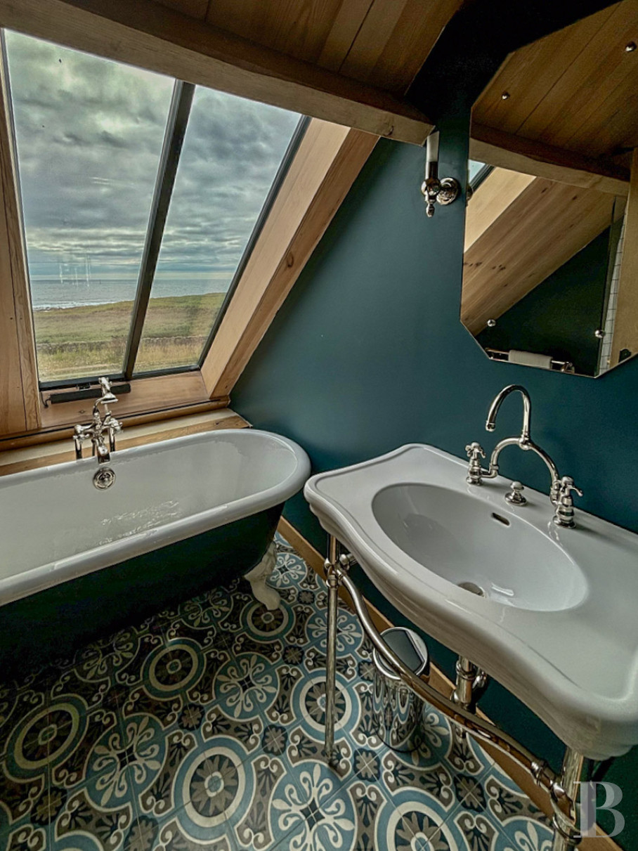 A former semaphore station overlooking the sea in Finistère, at the tip of Lervily - photo  n°30